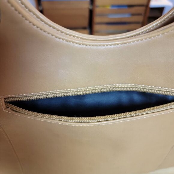 Guess - Silver G Shoulder Bag - Picture 3 of 13